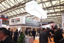 上海地面材料展:大藝樹地板強勢吸引經銷商目光