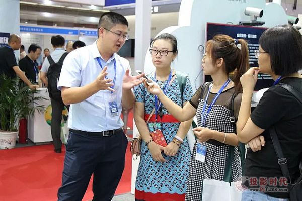 億聯(lián)創(chuàng)新視頻會議模式政法展刮起綠色旋風(fēng)(圖4)